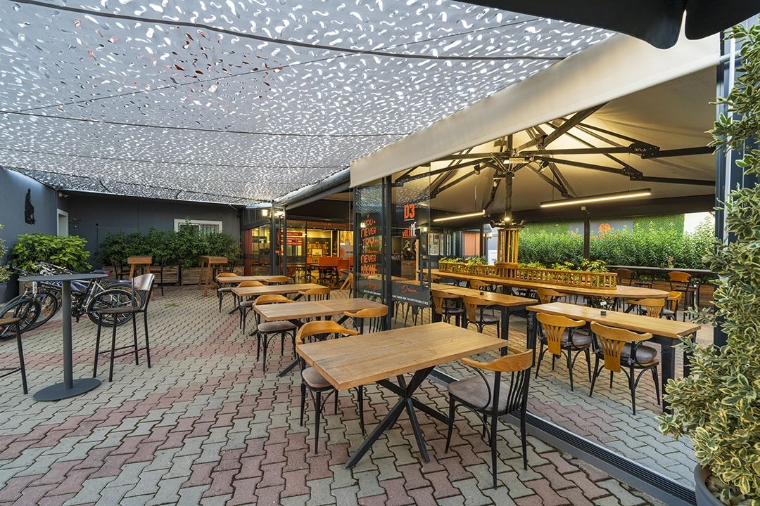 Hipokampus Fethiye'de bahçe açık çalışma alanı, sanal ofisin tadını çıkarırken doğayla iç içe olun!