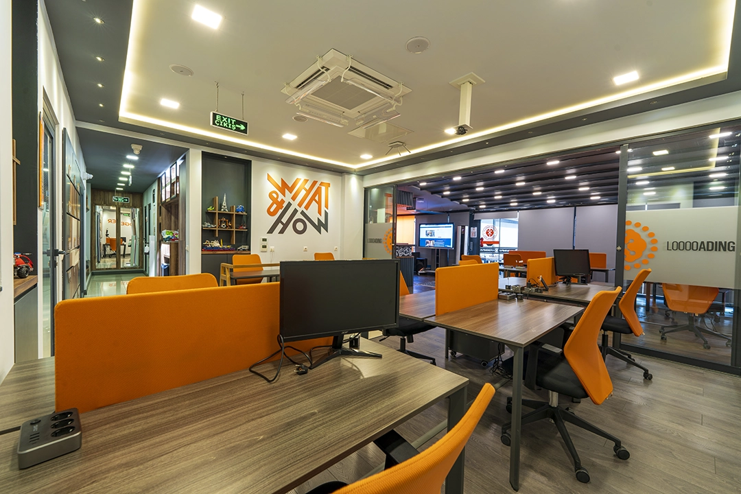 Daily or long-term fixed desk options at best prices at Hipokampus!