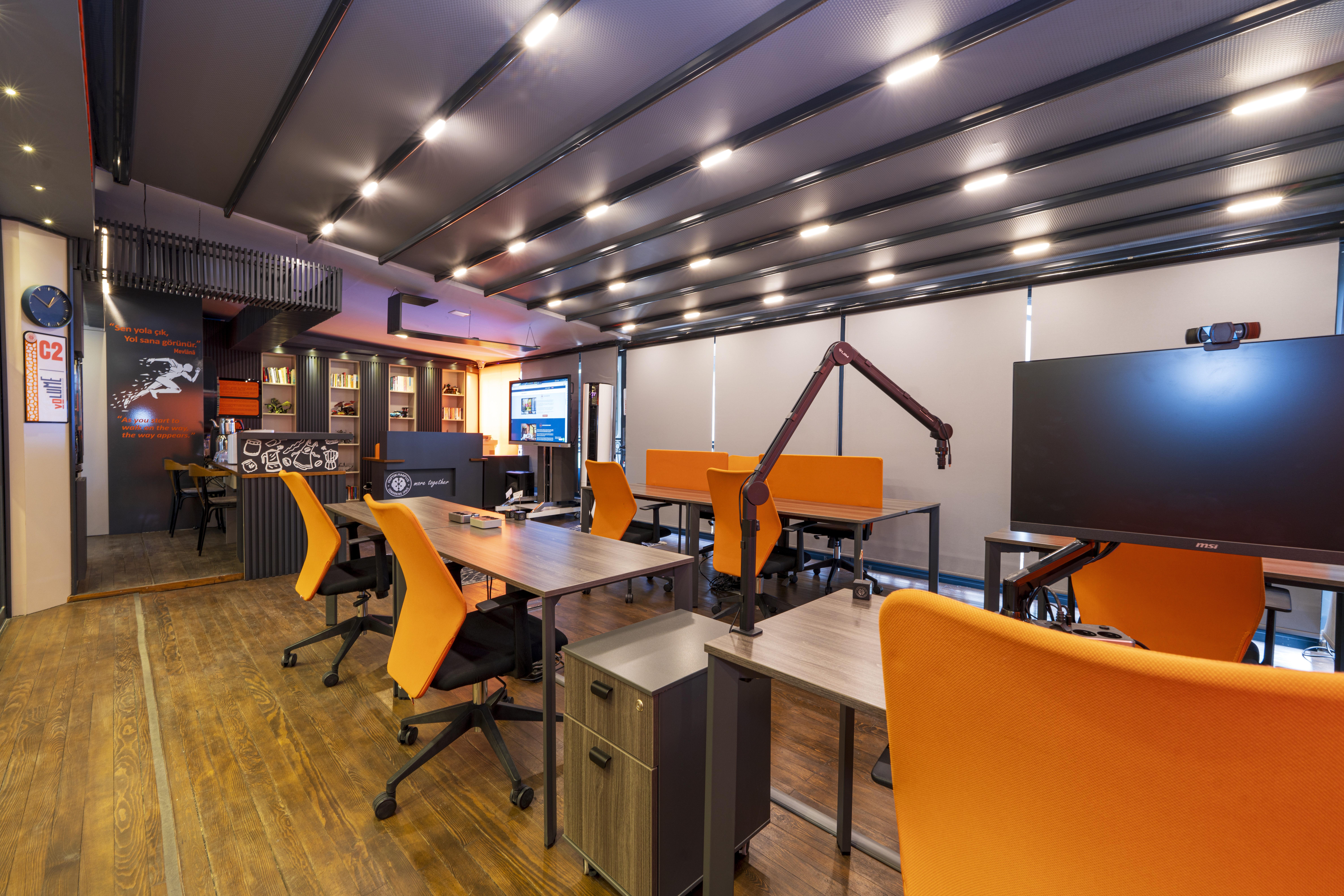 Hipokampus Fethiye, a fully-equipped and inspiring workspace with your own desk.